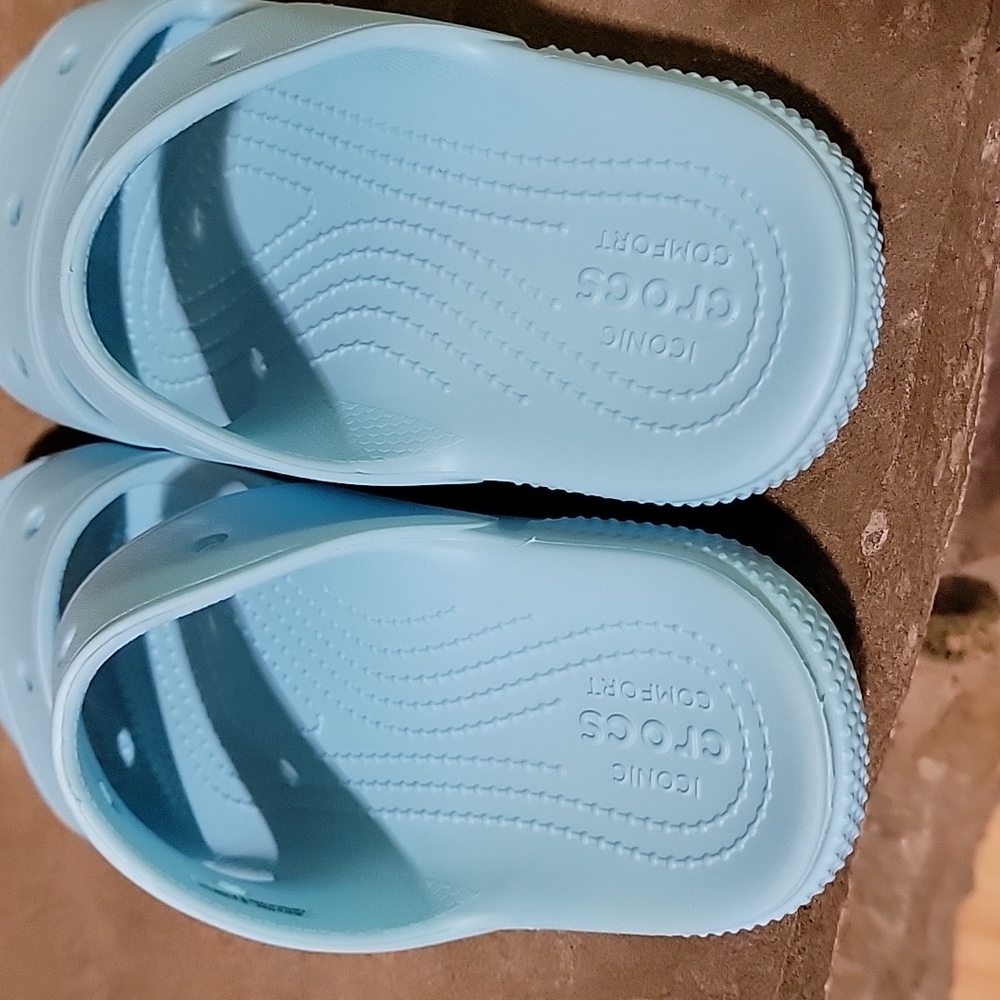 New Crocs Sandels - Picture 4 of 4